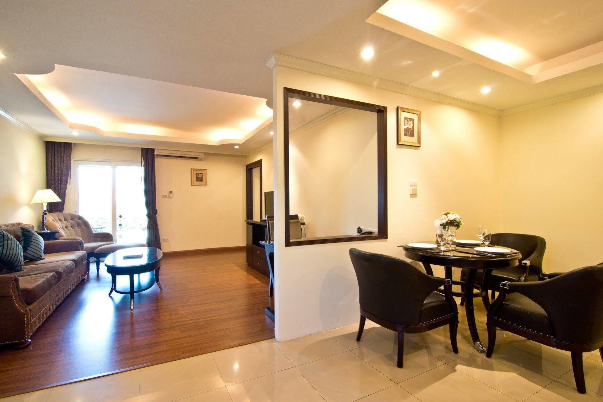 Lk Royal Suite Pattaya Exterior photo