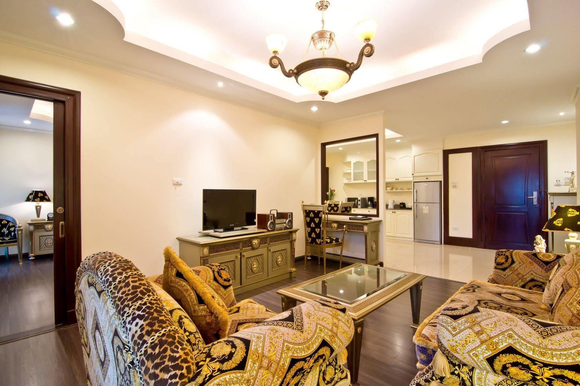 Lk Royal Suite Pattaya Exterior photo