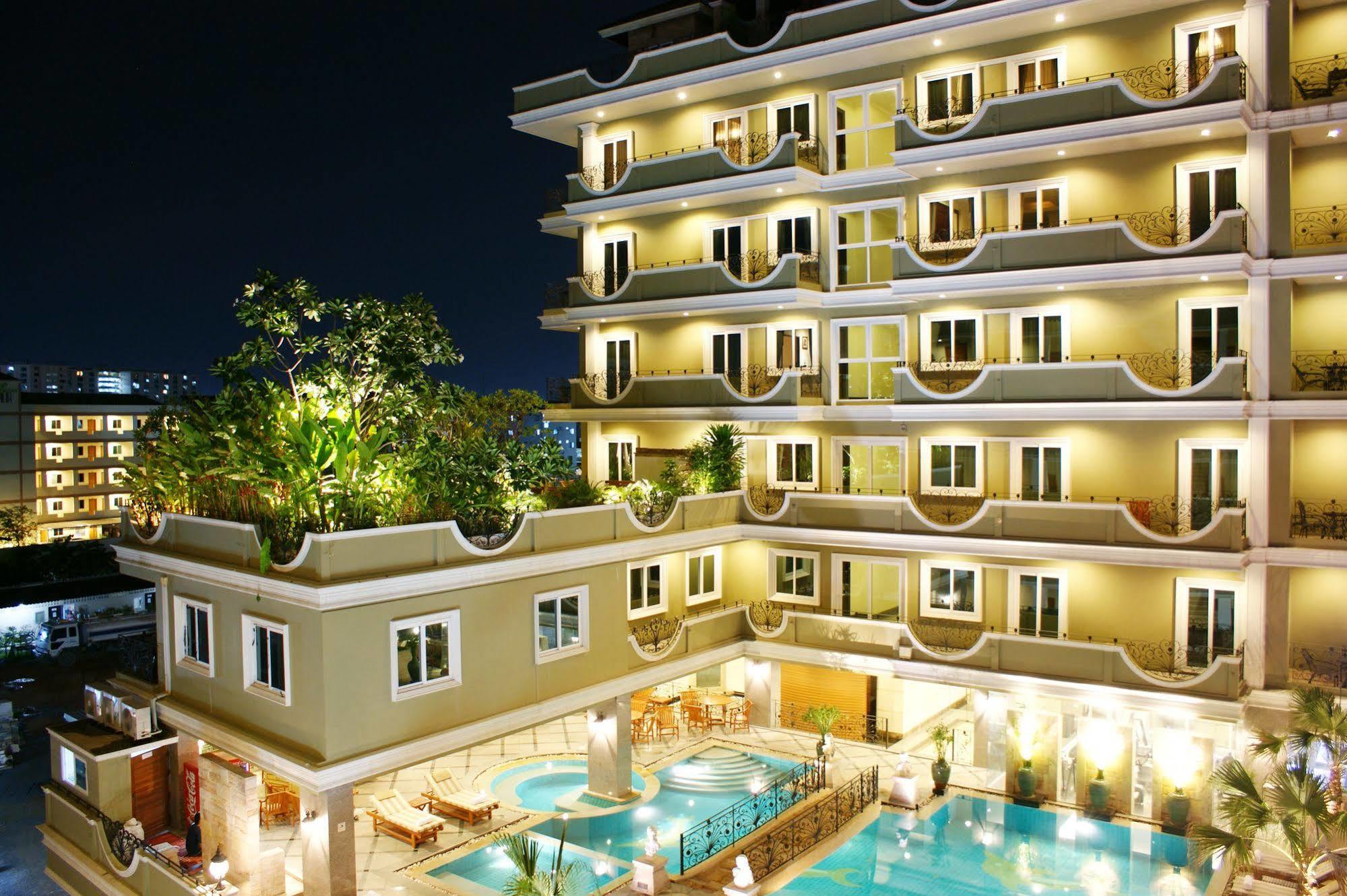 Lk Royal Suite Pattaya Exterior photo