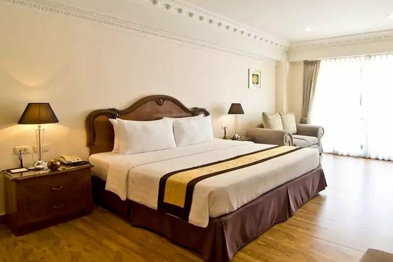 Lk Royal Suite Pattaya Exterior photo